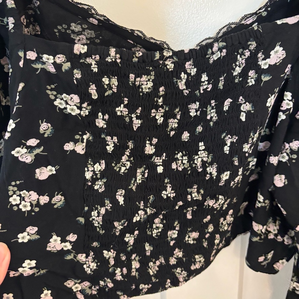 BP Black and White Floral Smocked LS Crop - Picture 4 of 6